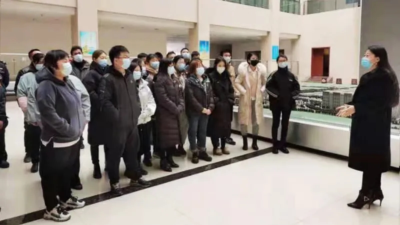 关爱职工，迎新春、送春联——齐河开发区工会为冠威园区职工送来祝福